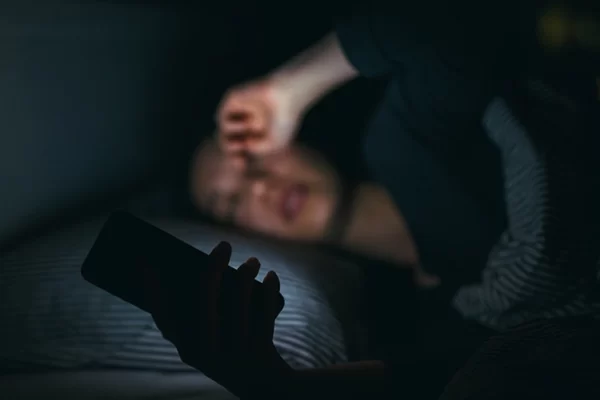 Biblical Meaning of Waking Up at 3 AM: A Divine Connection?